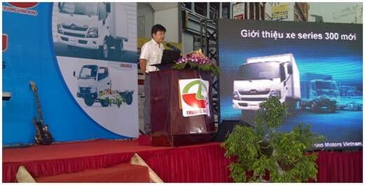 Truong Vinh Hino &#8211; New Hino 300 series launching event