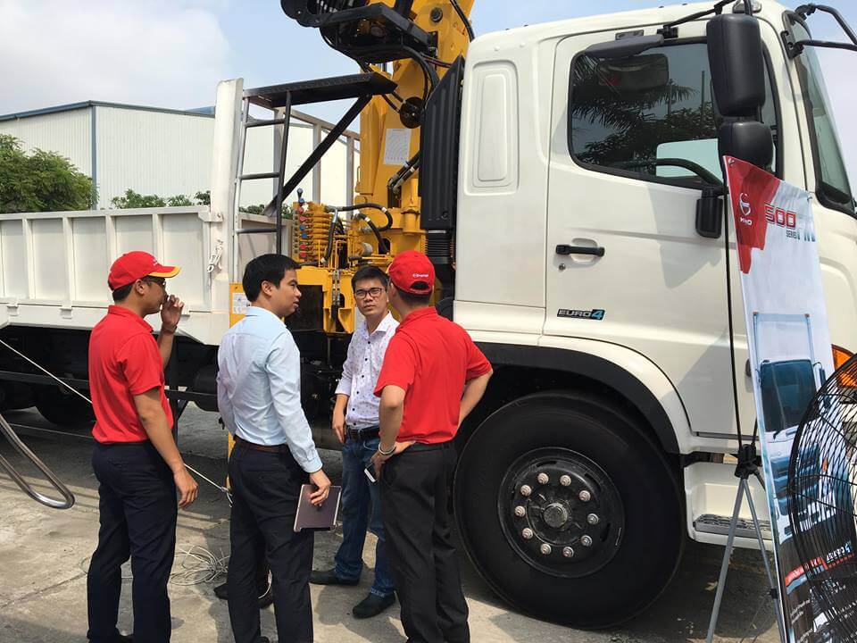 LEXIM DEALER LAUNCHES NEW HINO TRUCK LINE UP MEET EURO 4 STANDARD