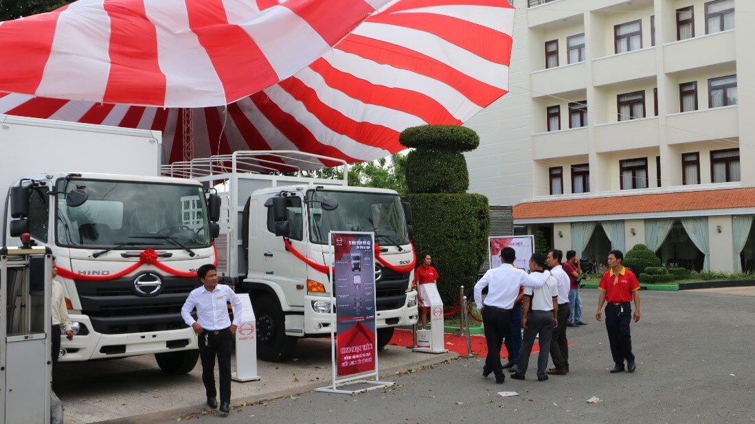 HINO NEW TRUCK LINE UP MEET EURO 4 STANDARD LAUNCHES EVENT AT NGOC THANH DEALER