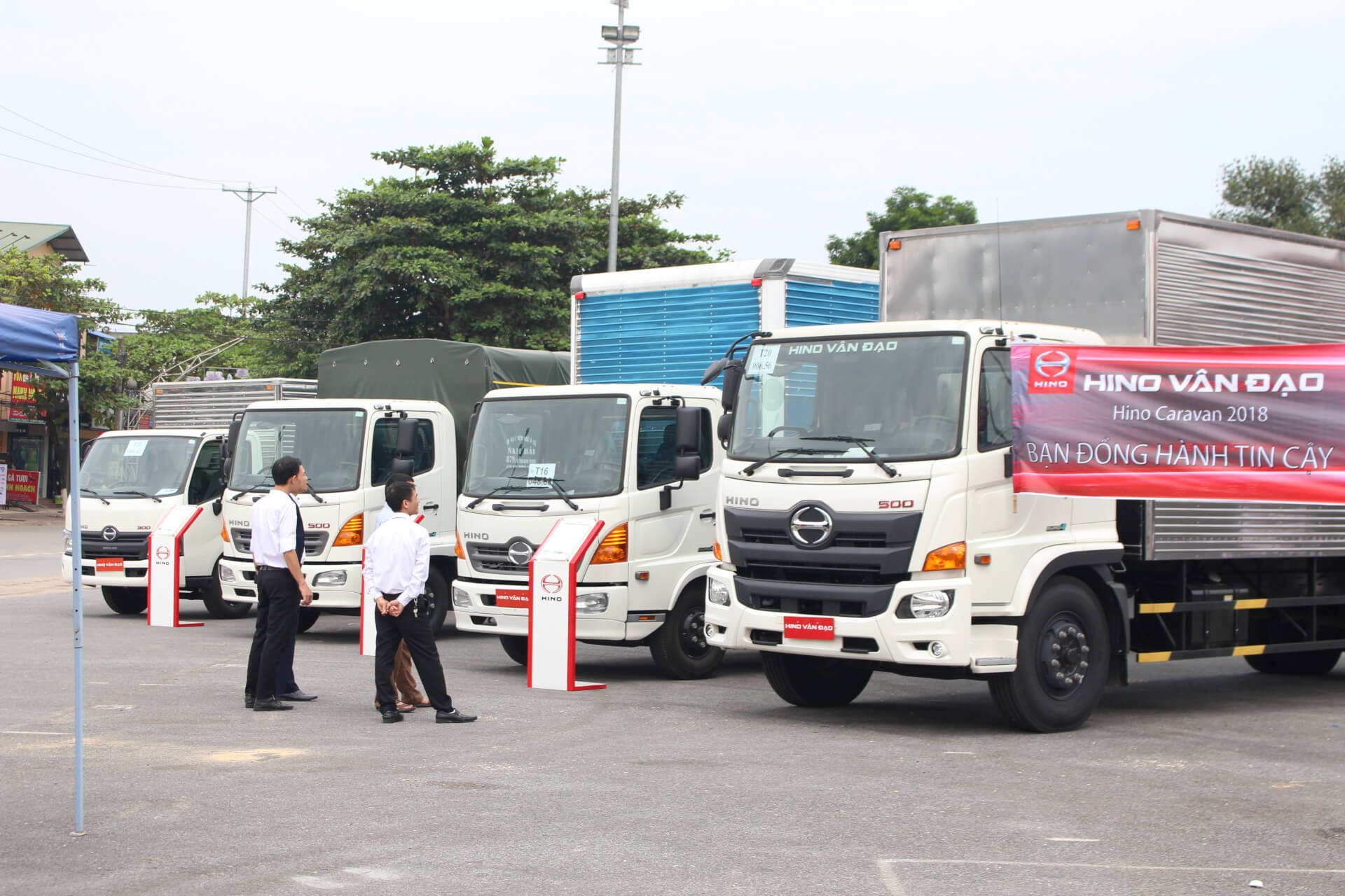 HINO CARAVAN 2018 &#8211; VAN DAO DEALER