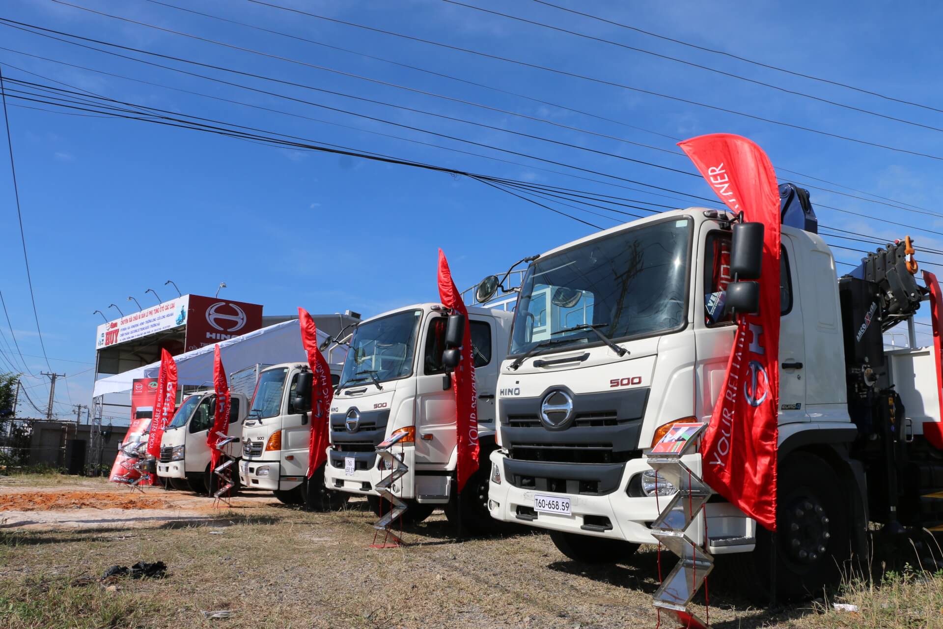 HINO CARAVAN 2018 – ĐẠI LÝ TRƯỜNG VINH