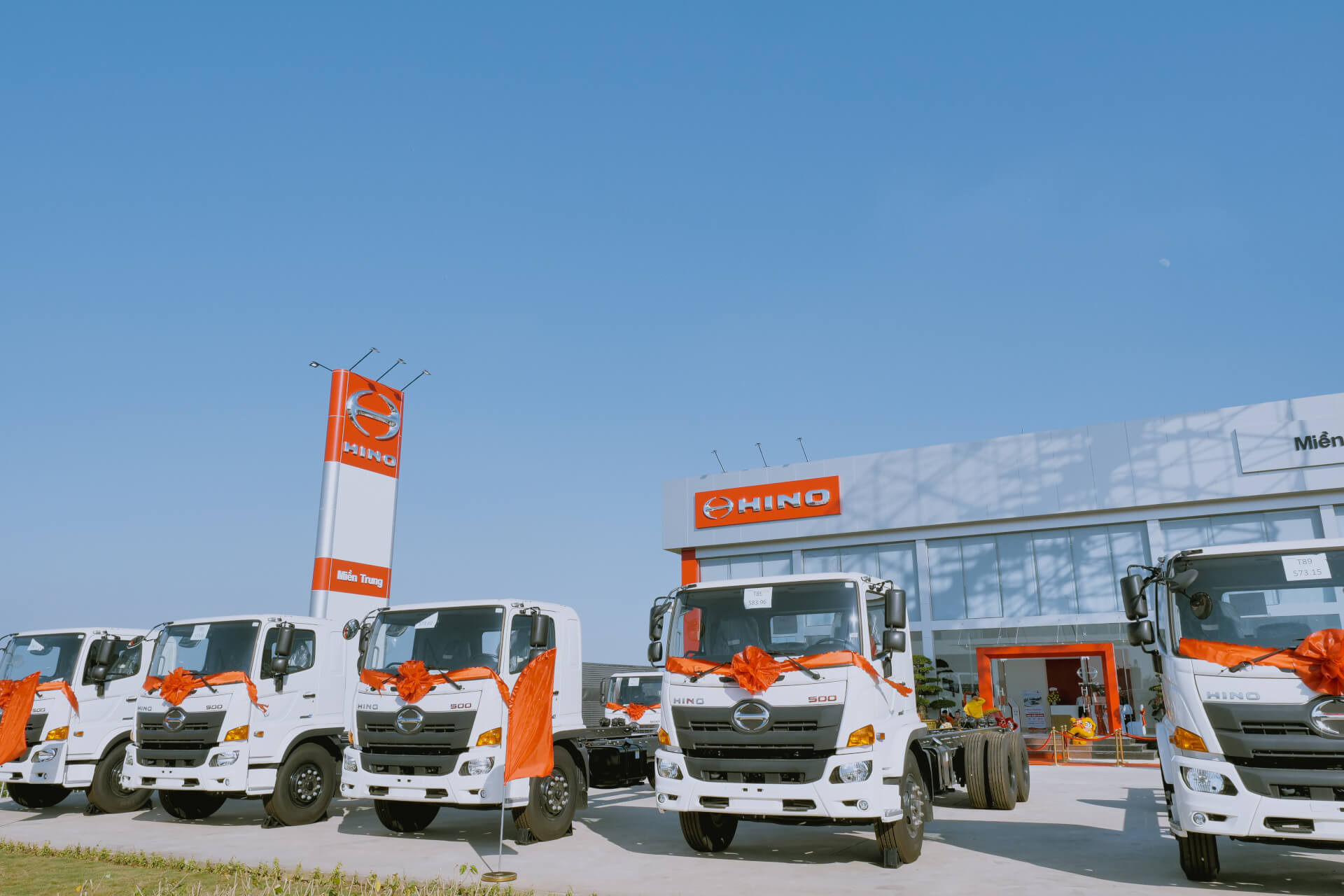 OPENING NEW DEALER HINO MIEN TRUNG – NEW SHOWROOM WITH 3S STANDARD OF HINO MOTORS VIET NAM IN THANH HOA PROVINCE