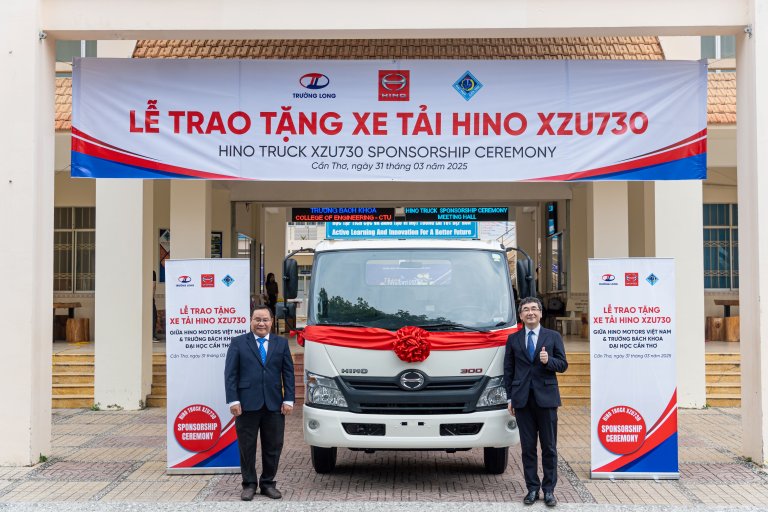 HINO MOTORS VIỆT NAM TÀI TRỢ XE TẢI XZU730 CHO TRƯỜNG BÁCH KHOA – ĐẠI HỌC CẦN THƠ